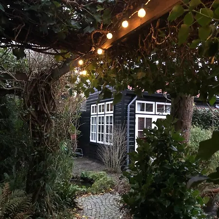 בית נופש T Ateliertje Noort